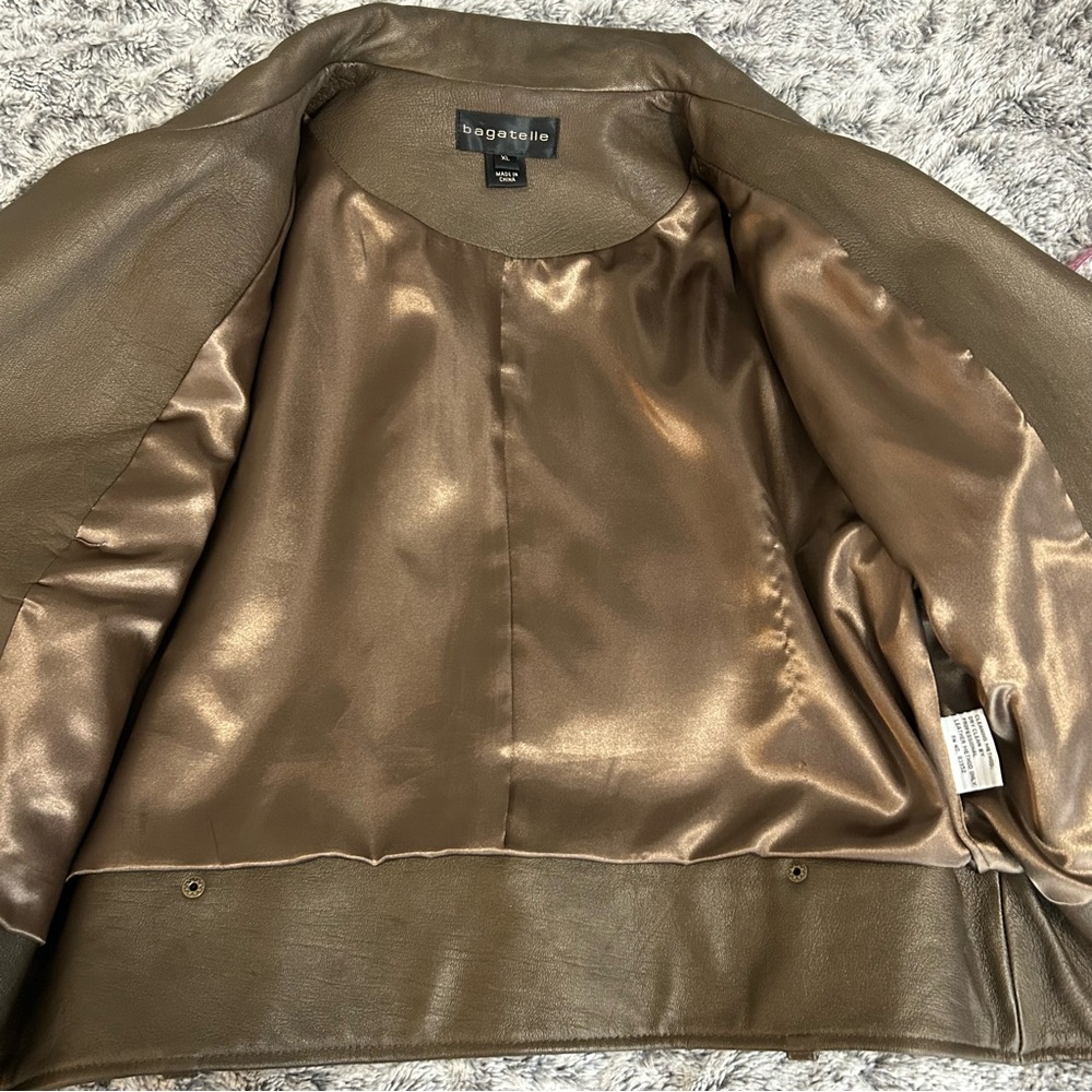Bagatelle Leather Cropped Moto Jacket Bronze sz XL Minimalist Chic Quite Luxury - Picture 14 of 15